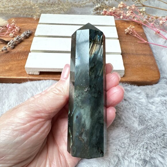 Beautiful Labradorite Tower Obelisk - Picture 5 of 9